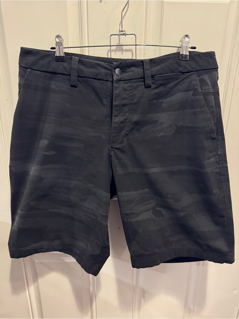 Lululemon Athletica Men's Black Subtle Camo Flat-Front Shorts Size 36